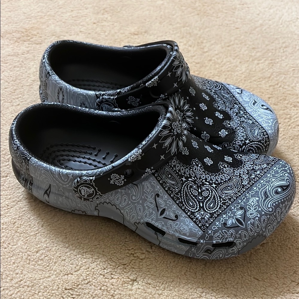Kids Black and Gray Clogs